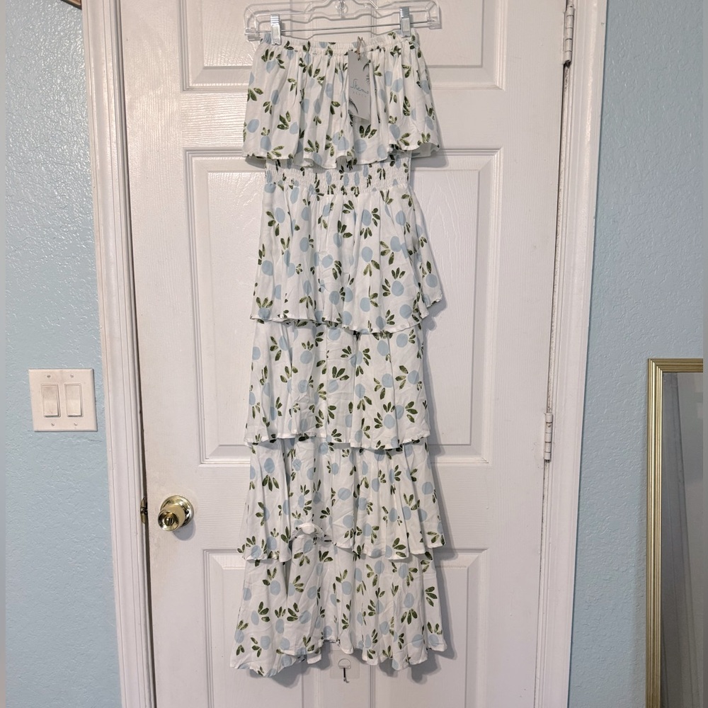 Skemo Beach Smocked Tiered Blossom Dress NWT‎ Size Small